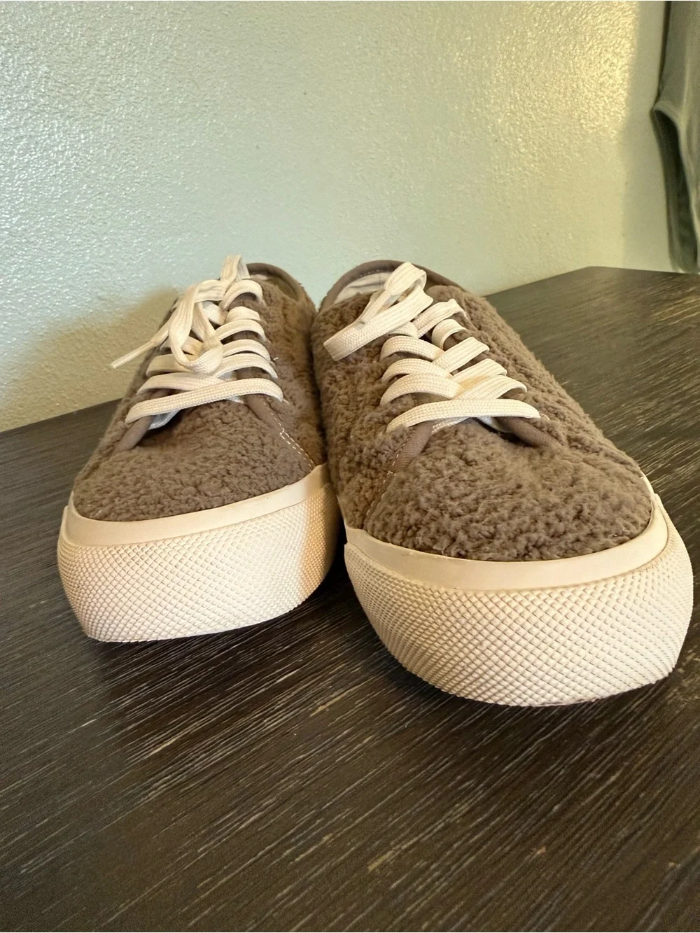 SeaVees Sea Change Mushroom Gray Brown PET Shearling Lace-Up Sneakers Size 9 Wom